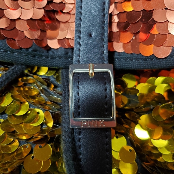 🌈 Ultra Rare 2012 Victoria's Secret Pink Fashion Show Runway Rainbow Backpack - Picture 2 of 9